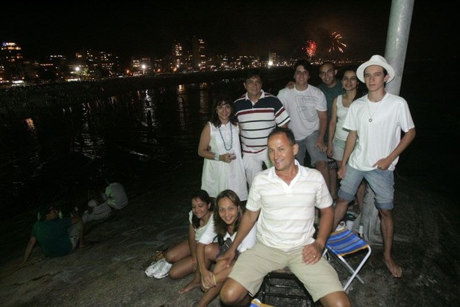 Cássia com a família em Caiobá: visão melhor dos fogos. | 