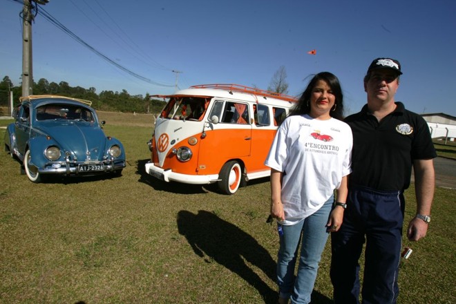 Marco Rebuli e a mulher Lara Gomes são incentivadores da cultura antigomobilistas |