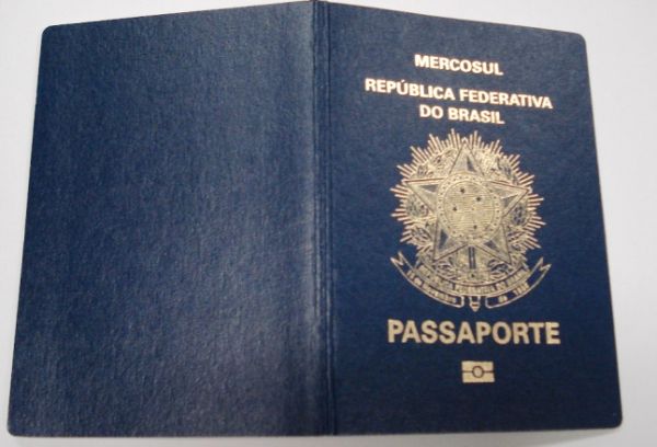 Passaporte com chip inserido na capa | Divulgação