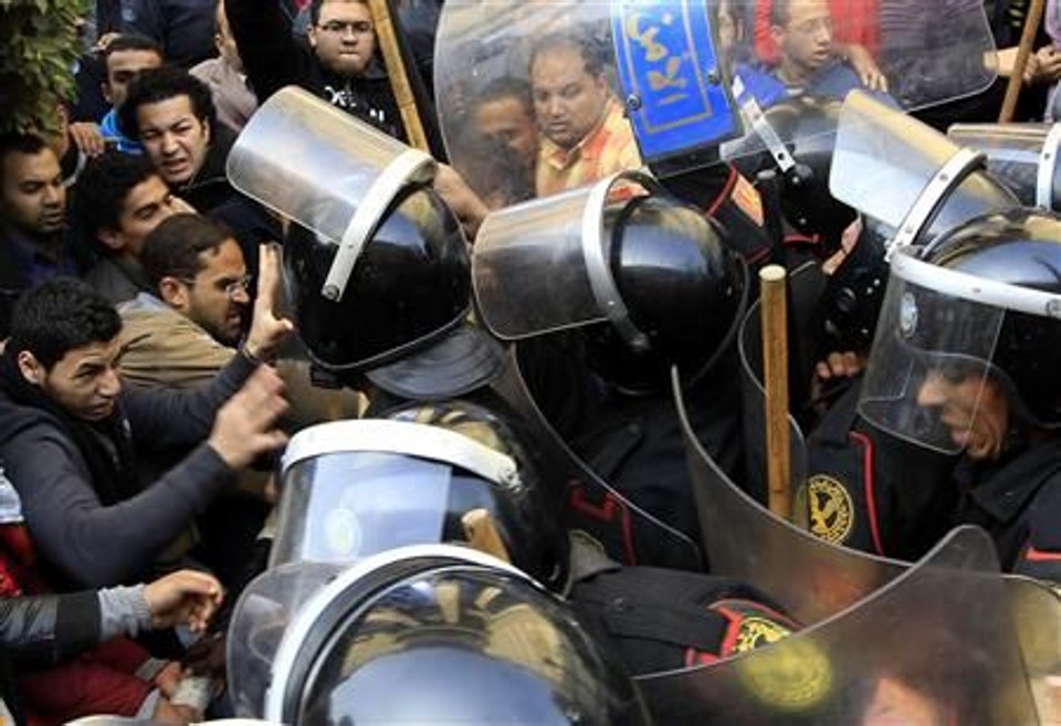 Em mais um dia de protestos no país, população registra falhas nos sistemas de comunicação | Reuters