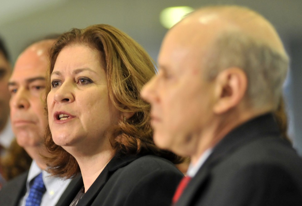 A ministra do Planejamento, Miriam Belchior, fala à imprensa depois de participar da primeira reunião ministerial do governo da presidente Dilma Rousseff | Agência Brasil