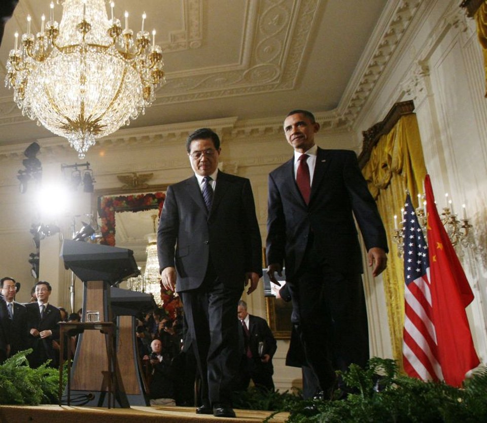 O presidente chinês, Hu Jintao (à esquerda), e o presidente norte-americano, Barack Obama, após entrevista coletiva no Salão Leste da Casa Branca, em Washington | 
