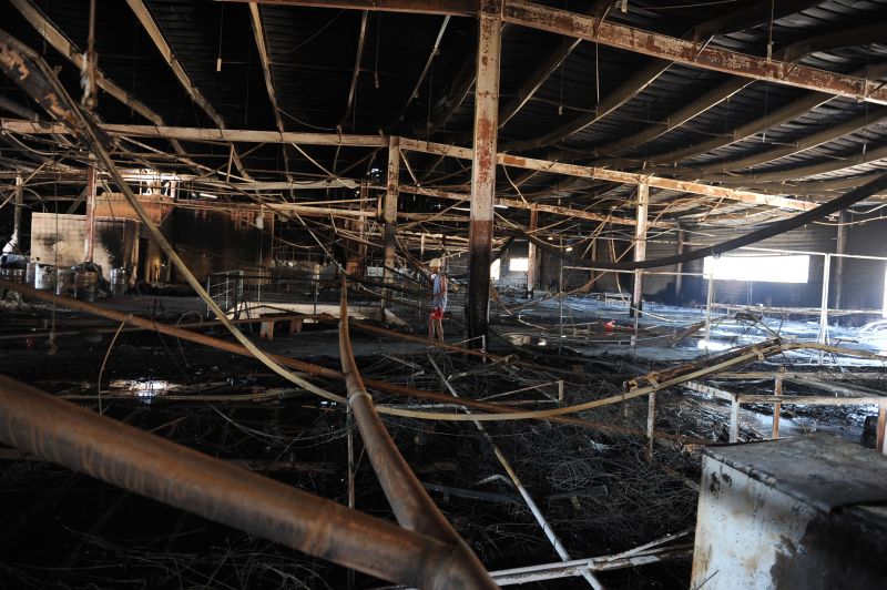 Interior do galpão da Grande Rio: nada escapou das chamas | Vanderlei Almeida/AFP