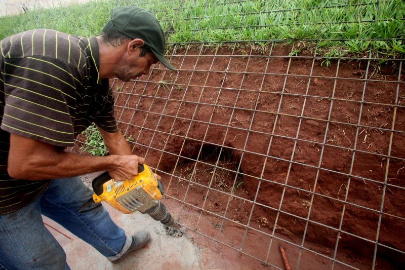 Grades de aço no pátio da delegacia de Goioerê foram instaladas para evitar novas fugas | Dirceu Portugal / Agência de Notícias Gazeta do Povo