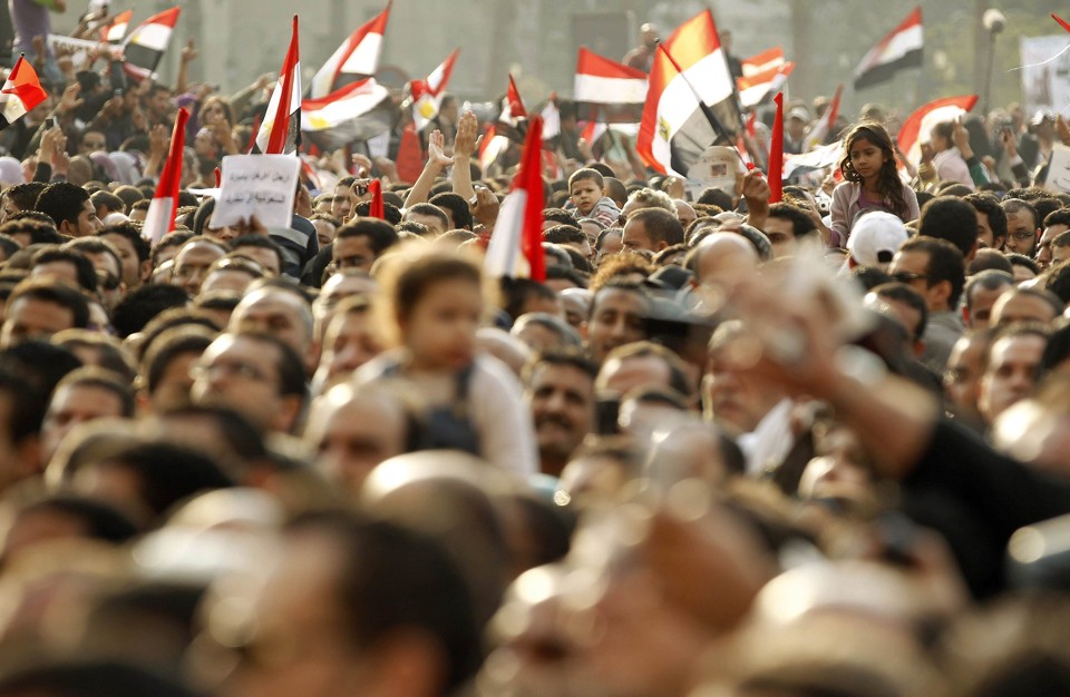 Manifestantes lotam área da praça Tahrir, no Cairo, onde cabem 250 mil pessoas | REUTERS/Dylan Martinez