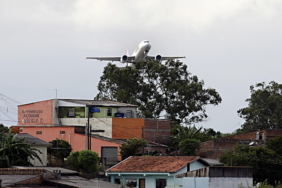 Área de 857 mil metros quadrados precisa ser desapropriada para ampliar o Aeroporto Afonso Pena | Albari Rosa/Gazeta do Povo