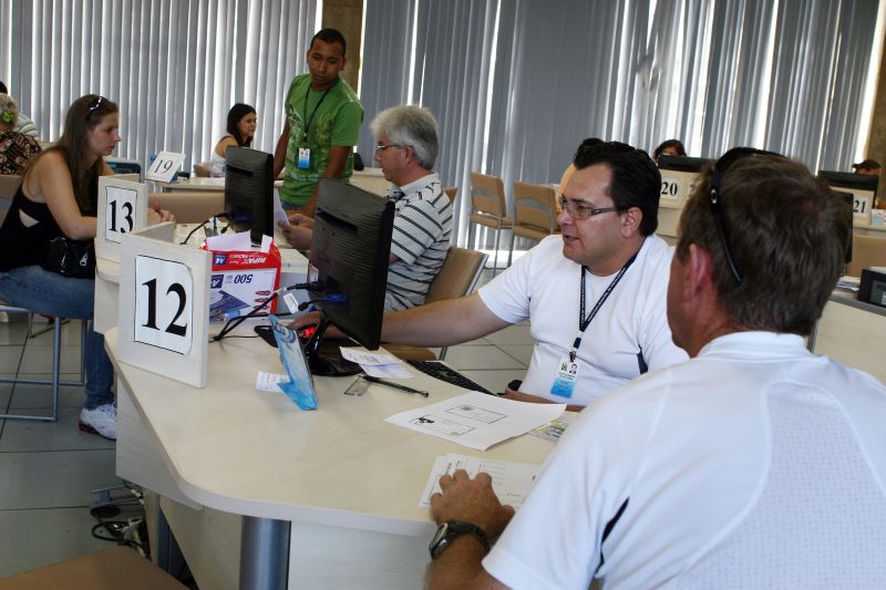 Atendimento a contribuintes em Ponta Grossa: taxa extra está suspensa | Henry Milleo/ Gazeta do Povo