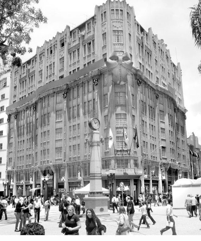 O Cine Ritz em 1949. Anteriormente já fora Cine Imperial e Cine Vitória, hoje no local está a Galeria Ritz | 