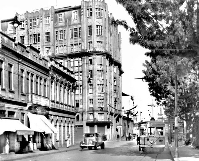 Cine Glória instalado na Avenida Luiz Xavier, em fotografia de 1929 | 
