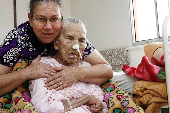 Lurdes Tangerino e Maria Eugênia, adotada aos 110 anos: