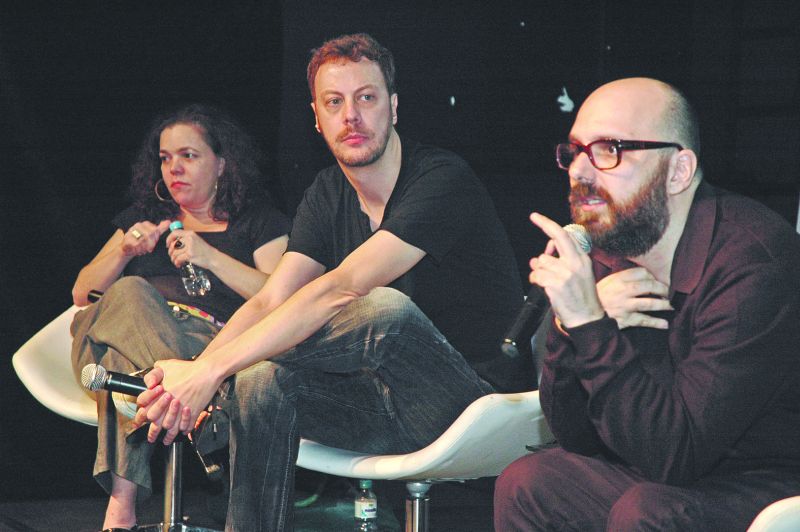 Erica Migon, Guilherme Weber e Felipe Hirsch: uma companhia teatral com 18 anos de existência no Brasil é raridade | Divulgação