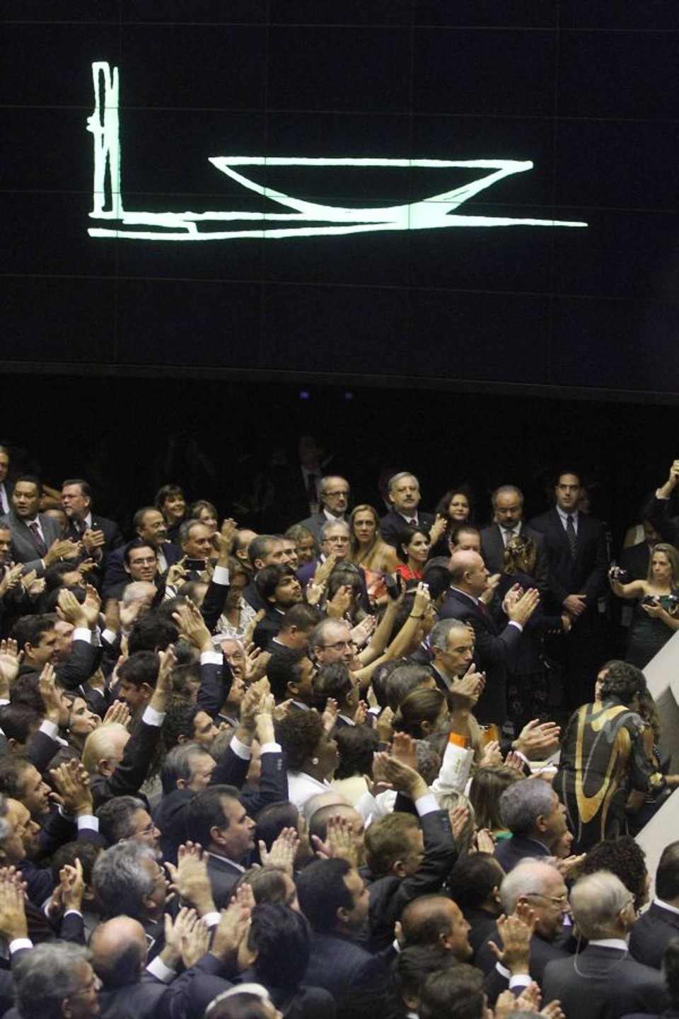Deputados federais eleitos participam de juramento coletivo na Câmara, em cerimônia tumultuada | Fotos: Wenderson Araújo/Gazeta do Povo