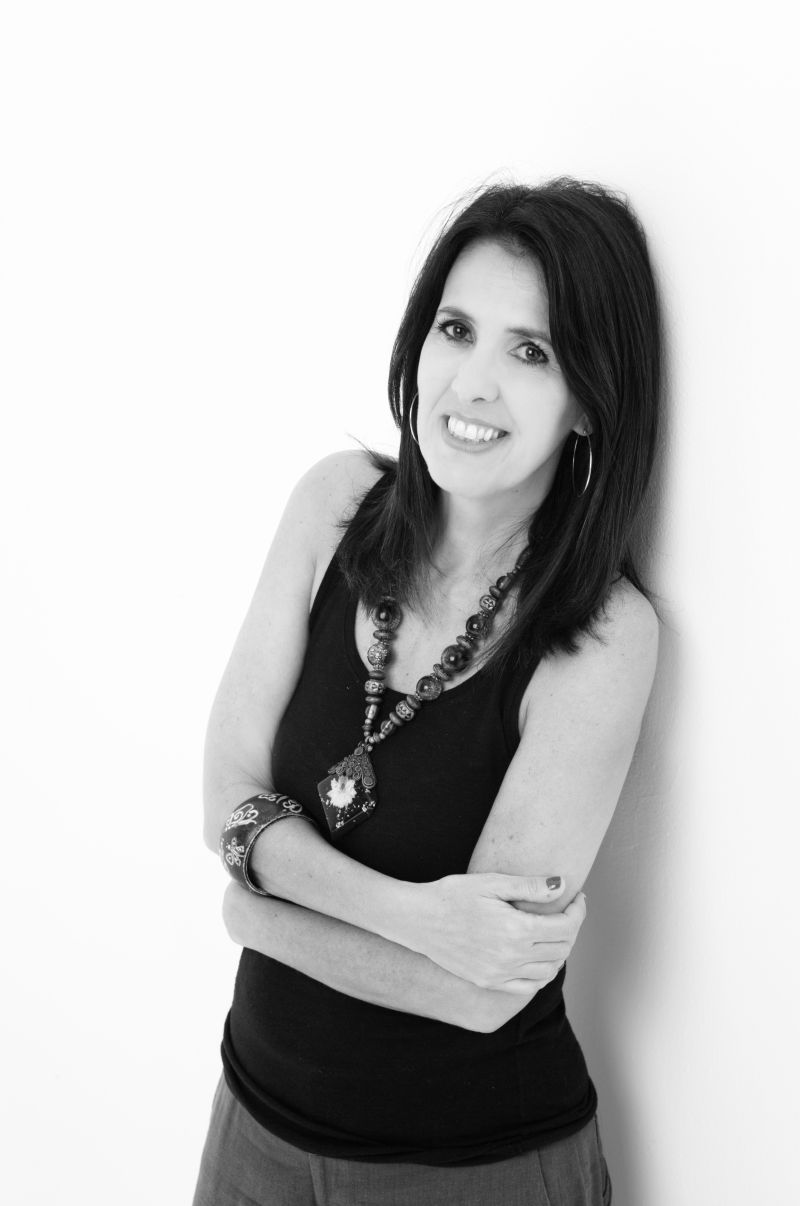 Martha Medeiros diz acreditar em amores "equilibrados, prazerosos, leves": "Podem não gerar romances de ficção, mas são os melhores para se viver", afirma | Cicero Rodrigues/Divulgação