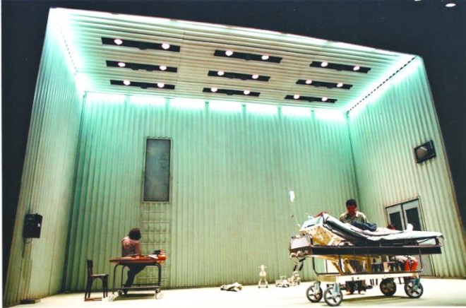 Temporada de Gripe foi eleito o melhor espetáculo do Festival de 2004 |