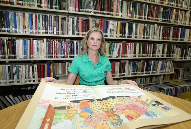 Ana Maria Binotto, bibliotecária do Inter Americano: consulta de livros infantis é atração |