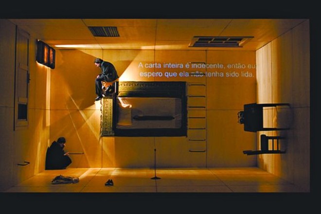 Não Sobre o Amor, de 2008, é peça de câmara: intimidade e literatura |