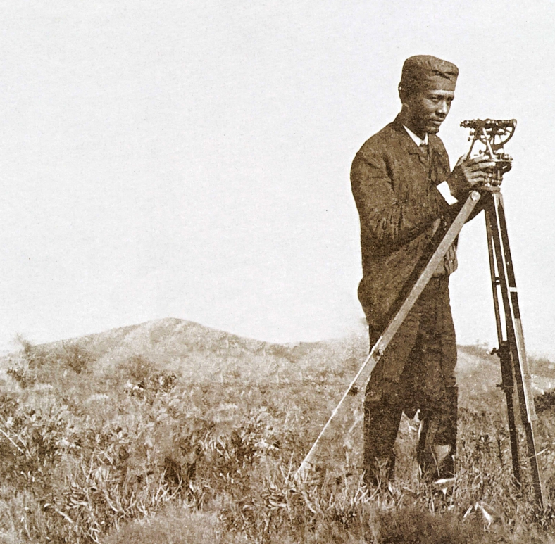 Theodoro Sampaio durante um levantamento topográfico: engenheiro consertou erros e ajudou a definir fronteiras do país | Fotos: Reprodução do livro Theodoro Sampaio: nos sertões e nas cidades