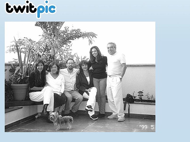 Mauricio de Sousa ao lado de Marilene e os quatro filhos, em foto de 1999 | 