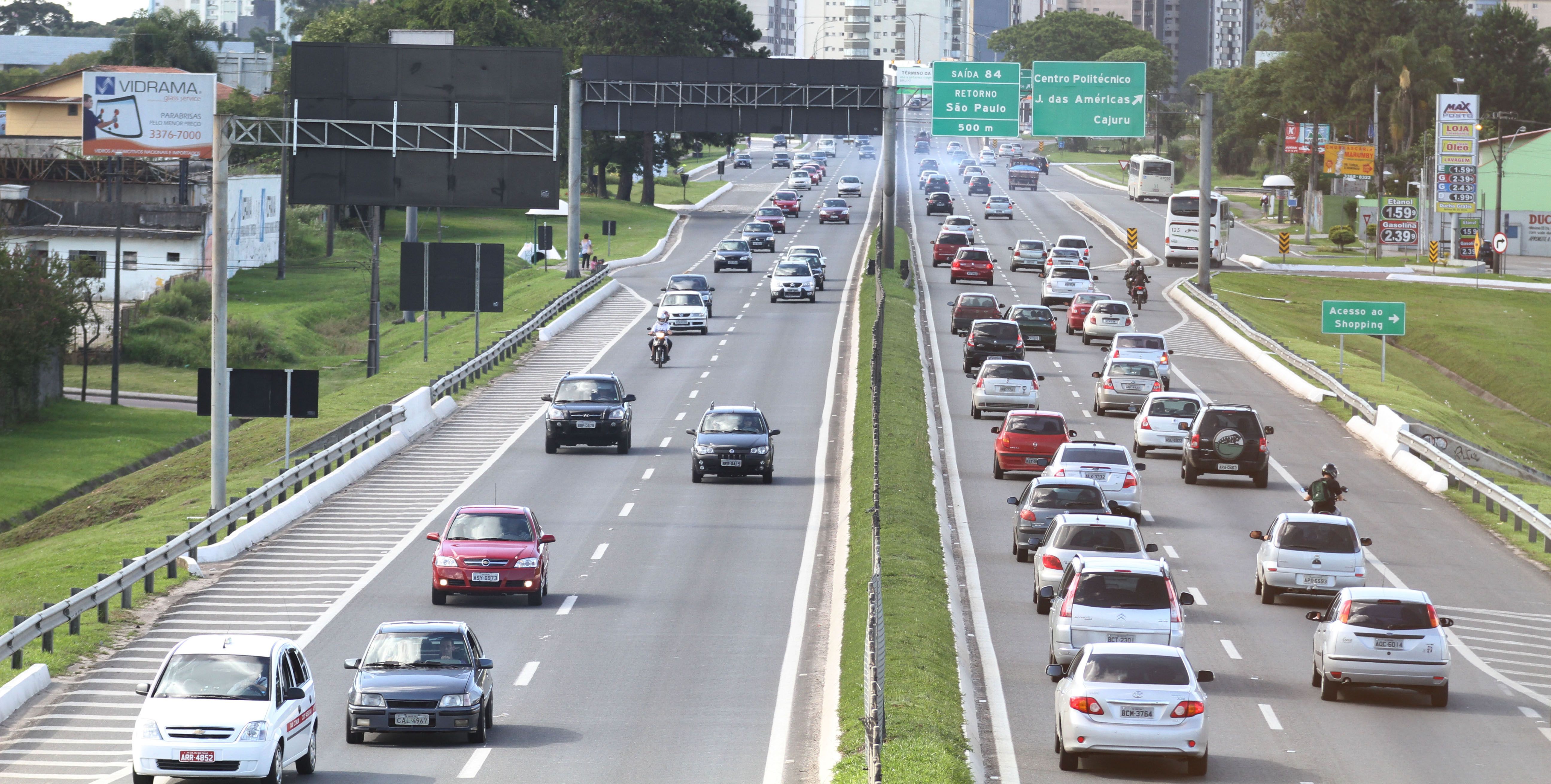 BRs 277 e 376 terão movimento alto no domingo | Giuliano Gomes / AGP