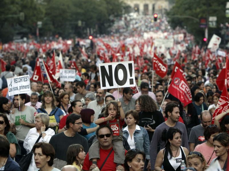 Protesto em Madri durante greve nacional contra a crise econômica no país: 43% dos jovens espanhóis estão desempregados | Juan Medina/Reuters