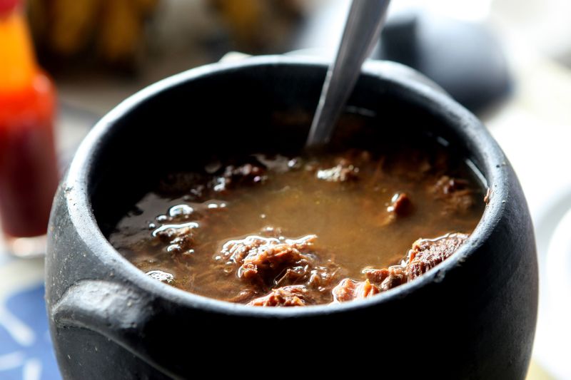 Para o historiador Carlos Roberto Antunes dos Santos, o barreado na verdade surgiu na região entre Antonina e Morretes | Valterci Santos/Gazeta do Povo