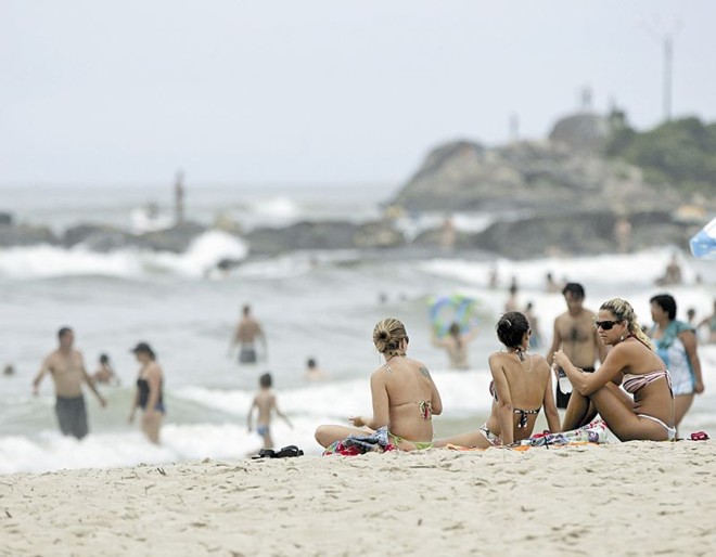 Litoral recortado, água mais quente e infraestrutura são destaques de Itapoá | 