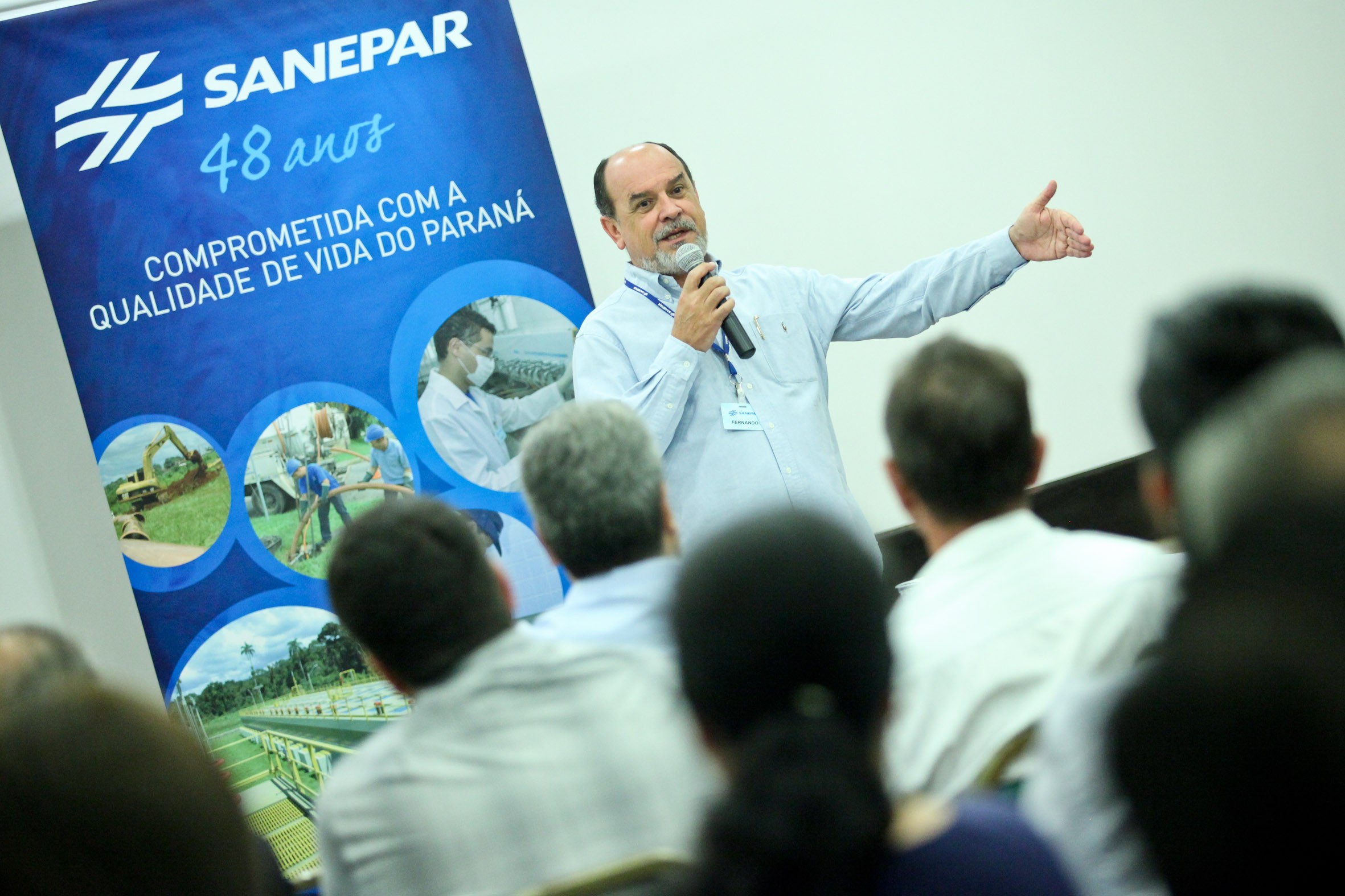 O presidente da Sanepar, Fernando Ghignone, concedeu entrevista coletiva em Maringá nesta quarta-feira | Sanepar/Divulgação