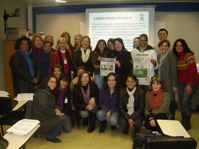 Professores após curso sobre leitura crítica da mídia ministrado no Instituto GRPCOM |