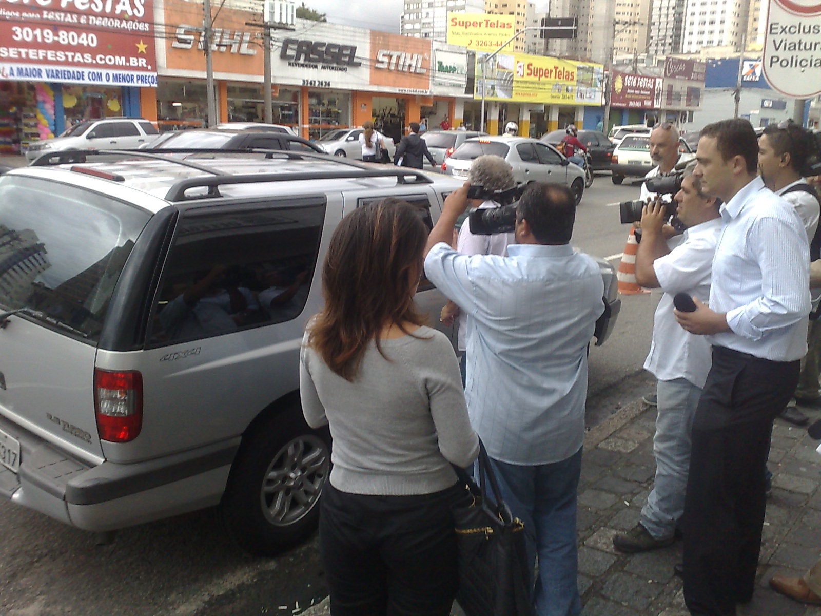 Coronel deixou a delegacia dizendo ser inocente e prometeu uma entrevista coletiva em breve | Felippe Aníbal / Gazeta do Povo