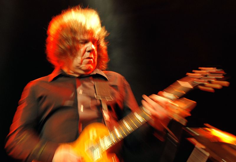 Imagem de Gary Moore durante apresentação no Montreux Jazz Festival em 2008 | Fabrice Coffrini/AFP