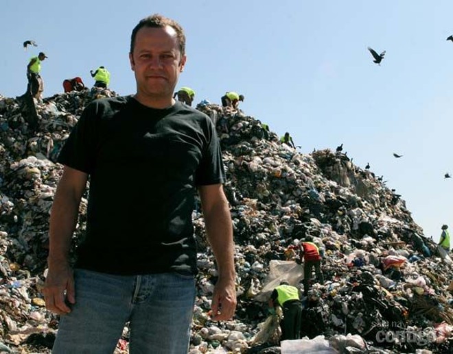 Lixo Extraordinário, coproduzido pelo Brasil, disputa o prêmio de documentário |