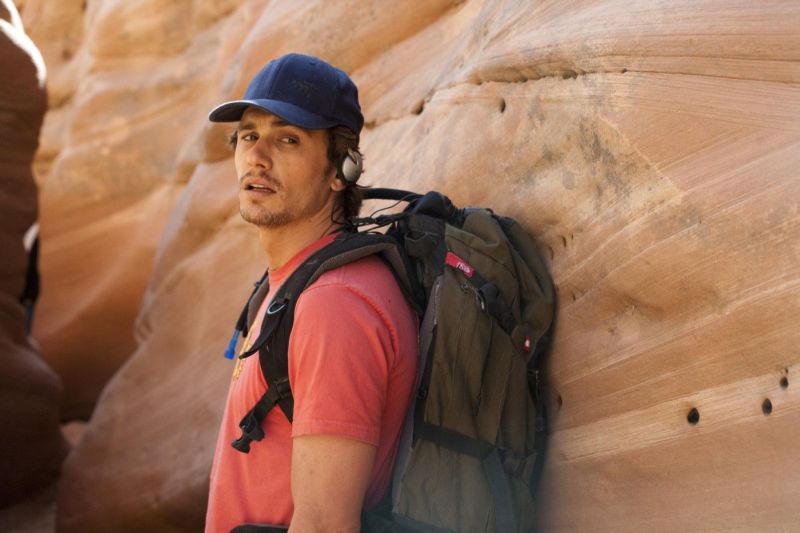 O ator James Franco tem um grande desempenho no papel do montanhista Aron Ralston | Divulgação