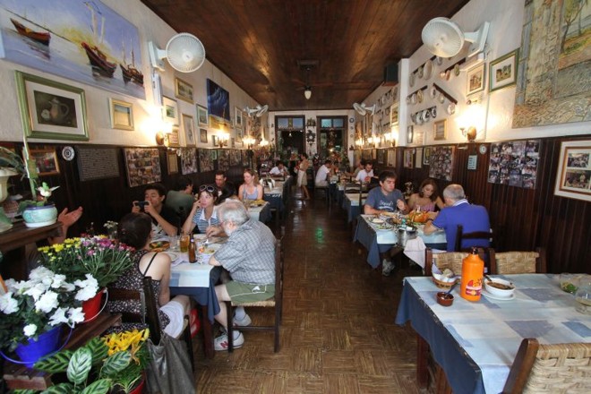 Entre as especialidades da Caçarola do Joca estão pratos à base de frutos do mar, como a casquinha de siri, e o barreado |