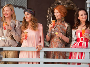 Kim Cattral, Sarah Jessica Parker, Cynthia Nixon e Kristin Davis em cena de Sex and the City 2 | Foto: Divulgação