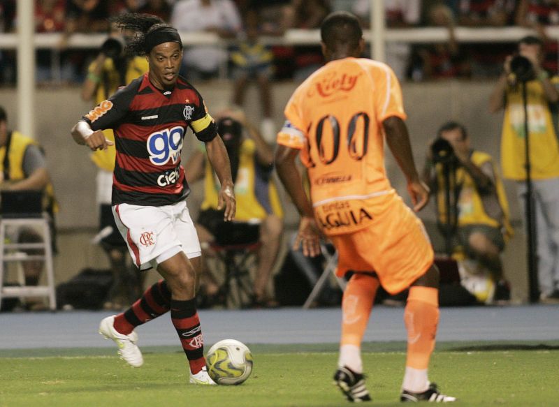 Ronaldinho Gaúcho foi tratado como um velho ídolo pela torcida do Flamengo: se não foi genial em campo, o meia pelo menos mostrou habilidade e liderança contra o Nova Iguaçu | Alexandre Loureiro / Vipcomm