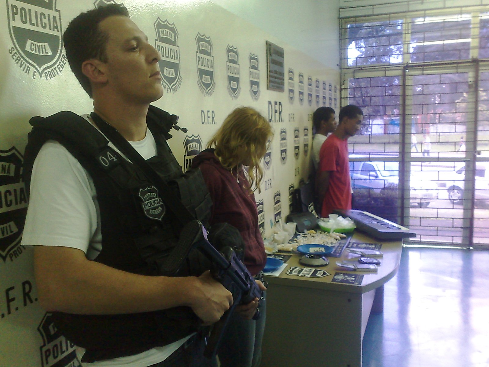 Grupo foi preso com um quilo de crack e com produtos roubados de residências | Felippe Aníbal/ Agência de Notícias Gazeta do Povo