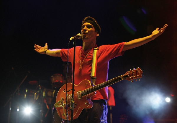Os hits e o novo ábum estão no setlist da única apresentação de Manu Chao | Divulgação