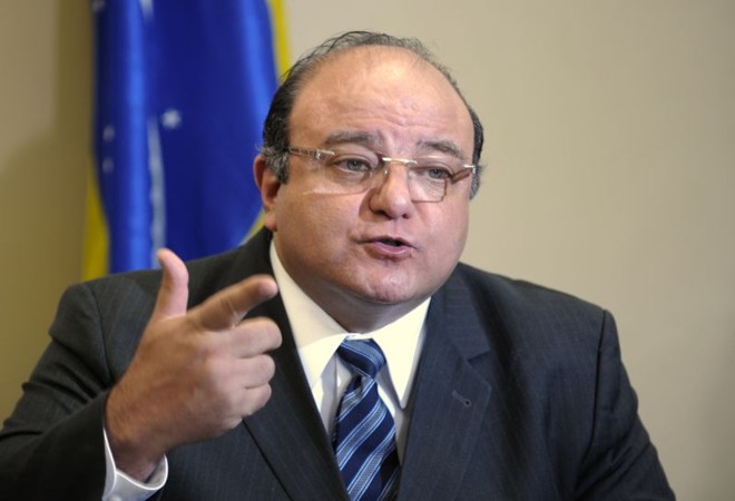 Cândido Vaccarezza, líder do governo na Câmara dos Deputados, diz que todos os partidos aliados, com exceção do PDT, apoiam a proposta de R$ 545 | 