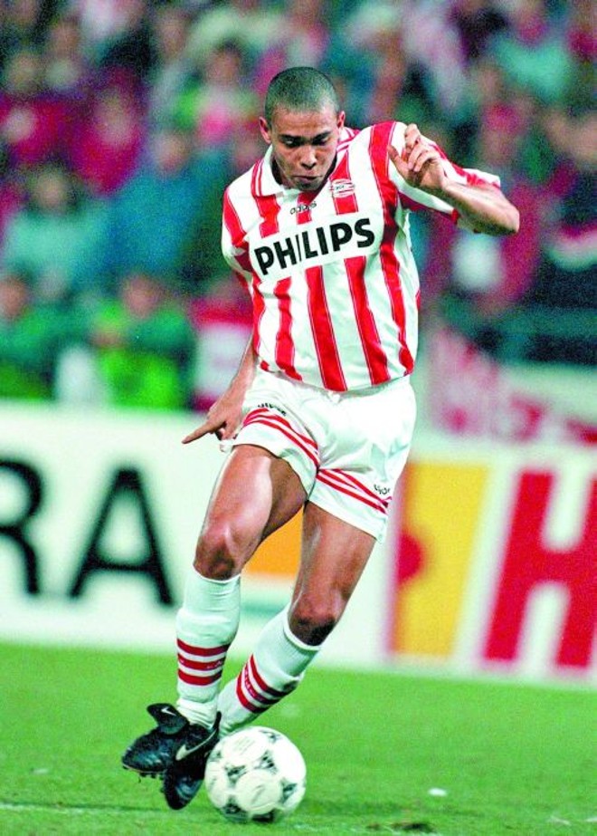 Em 1994, a promessa veste a camisa do PSV |