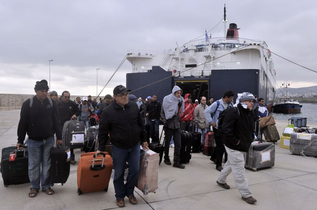 Brasileiros desembarcam na Grécia: voo para o Brasil chega hoje à tarde | Louisa Gouliamaki/AFP