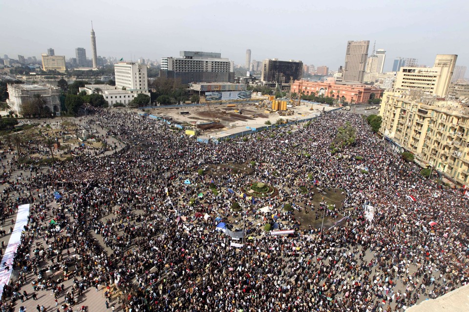 Milhares de egípcios se reúnem no Praça Tahrir no Cairo para a marcha que pretende reunir mais de um milhão de pessoas contra a ditadura de Hosni Mubarak | AFP PHOTO /KHALED DESOUKI