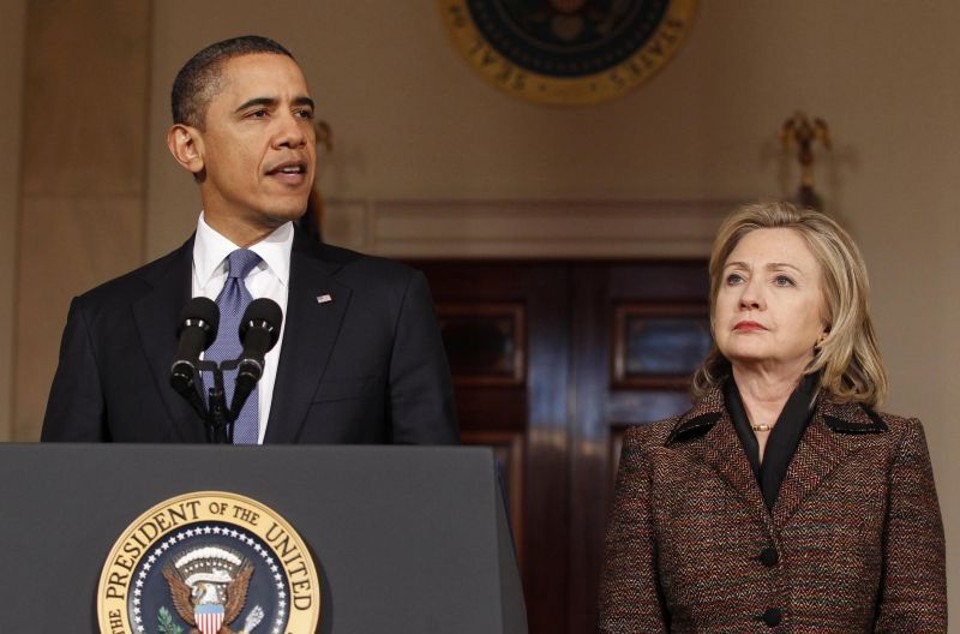 O presidente dos EUA, Barack Obama, fala sobre a Líbia, ao lado da secretária de Estado, Hillary Clinton, nesta quarta-feira (23) | Reuters