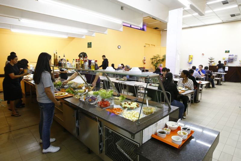 Buffett do restaurante do TC: uso de espaço público sem nenhuma contrapartida financeira ao Tribunal de Contas | Daniel Castellano/ Gazeta do Povo