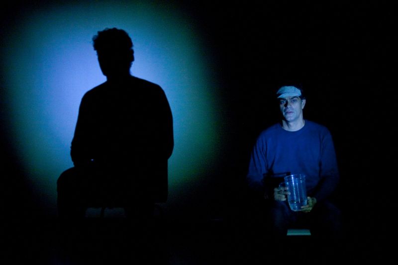 Du Moscovis faz monólogo misterioso em O Livro | Paula Kossatz/Divulgação