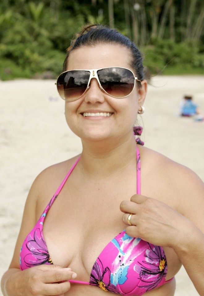 A empresária Rafaela Matesco, como tem seios mais fartos, prefere os biquínis com modelo cortininha |