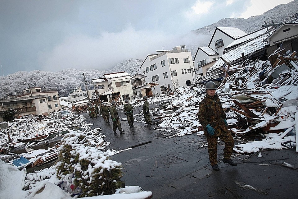 Neve atrapalha buscas por sobreviventes no Japão | REUTERS/Damir Sagolj