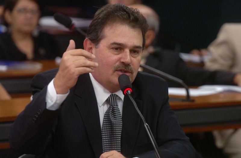 "Não se pode punir uma pessoa por ela ter meu sobrenome." Cezar Silvestri (PPS), secretário estadual do Desenvolvimento Urbano, pai do deputado estadual Cesar Silvestri Filho (PPS). Os dois, juntos, nomearam cinco primos | Edson Santos/Ag. Câmara