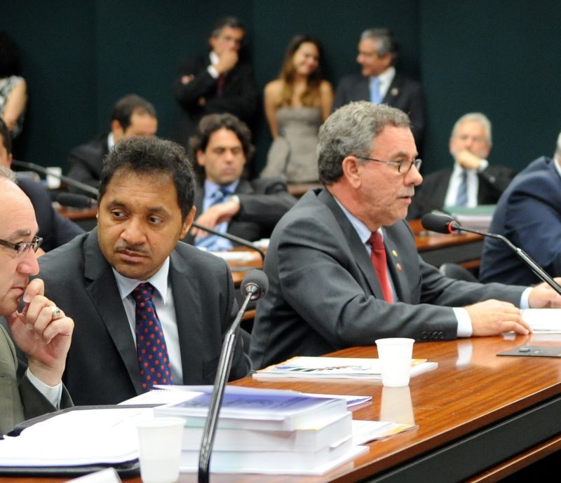 Tiririca (2º da esq. para a dir.): colegas deputados são "bacanas" | Wilson Dias/ABr