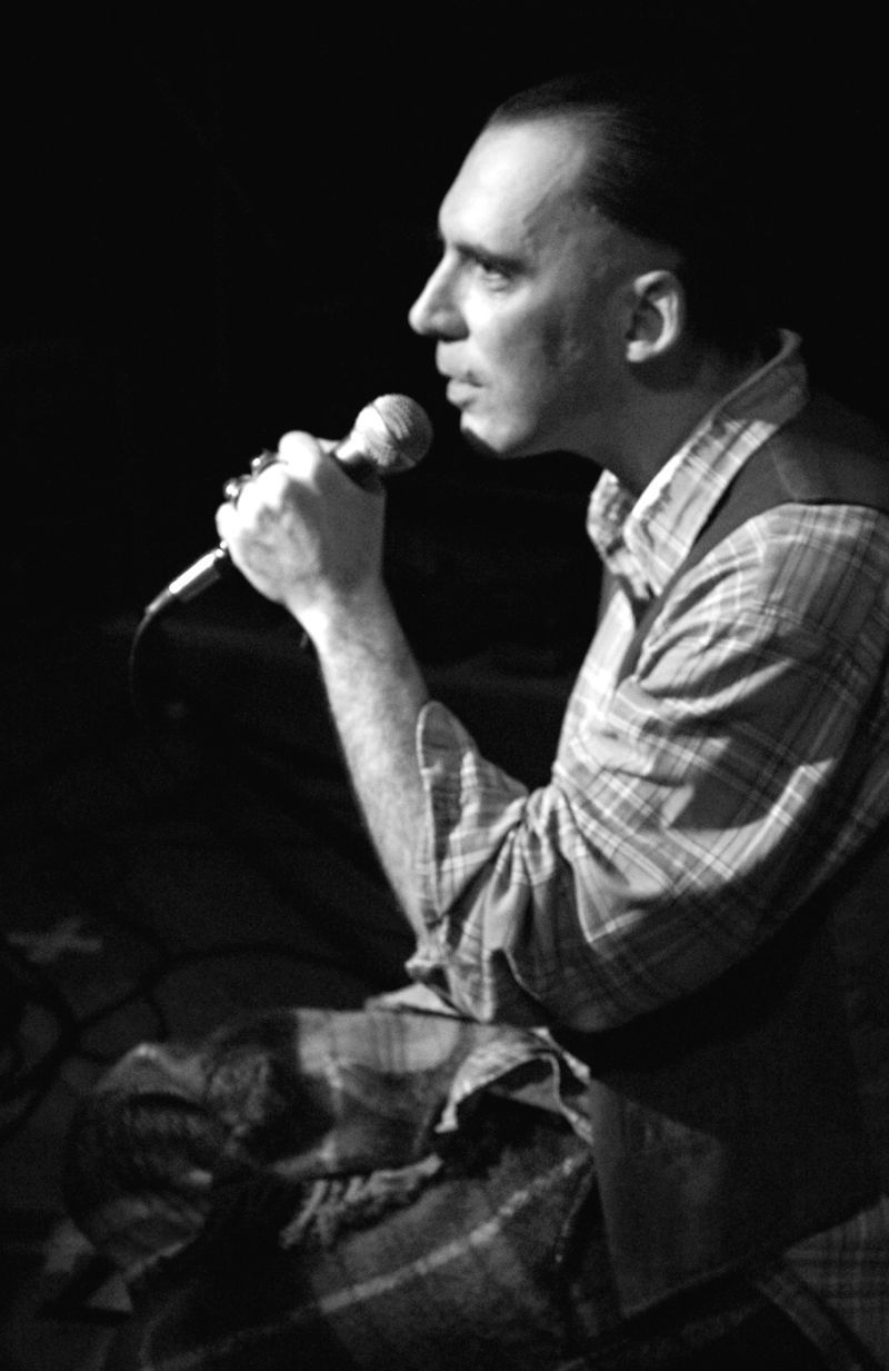 Arnaldo Antunes e suas criações: Luzescrita é o registro da transformação da palavra em imagem, e vice-versa | Fernando Lazlo/Divulgação