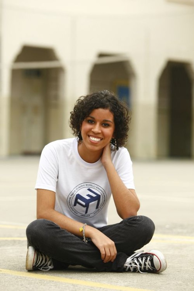 Na minha Curitiba do sonhos, as pessoas (nós) estão em primeiro plano, descreve Helena Basilio, 16 anos, aluna do Colégio Padre Cláudio Morelli | 